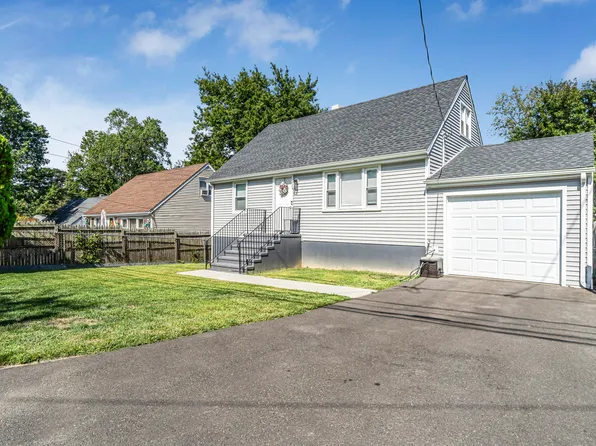 464 Woodlawn Avenue Extension, Bridgeport, CT 06606