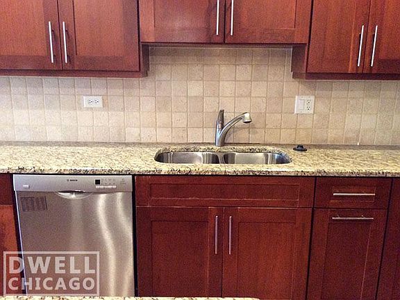 3rd image of 2914 W Belmont Ave #2904302