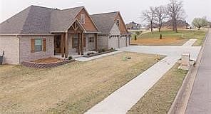 4th image of 2217 Maggie Ln