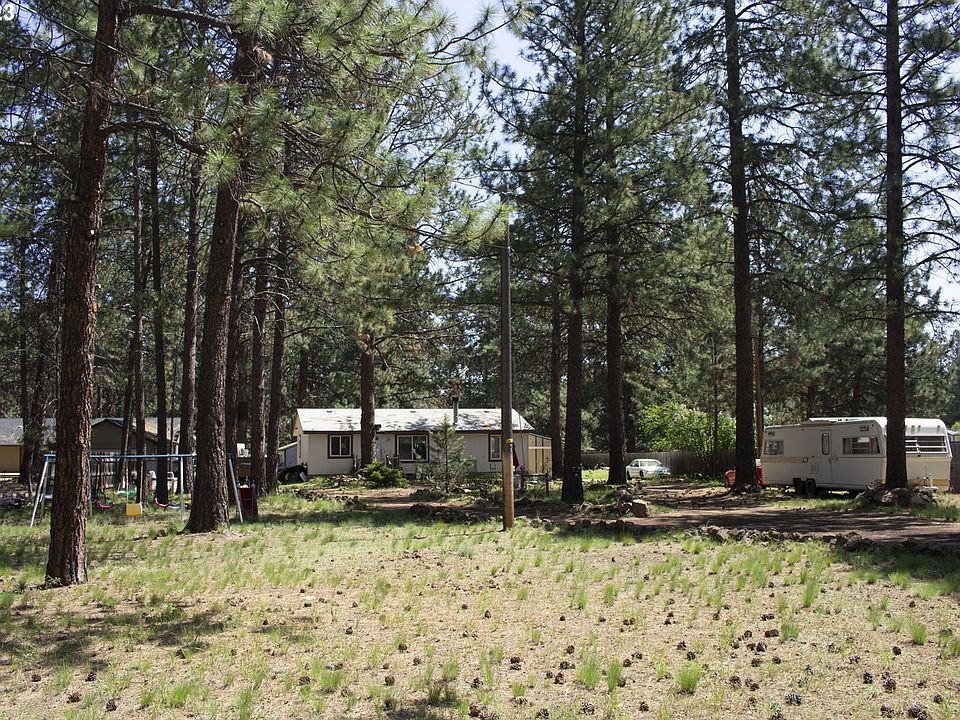 2nd image of 60220 Pawnee Ln
