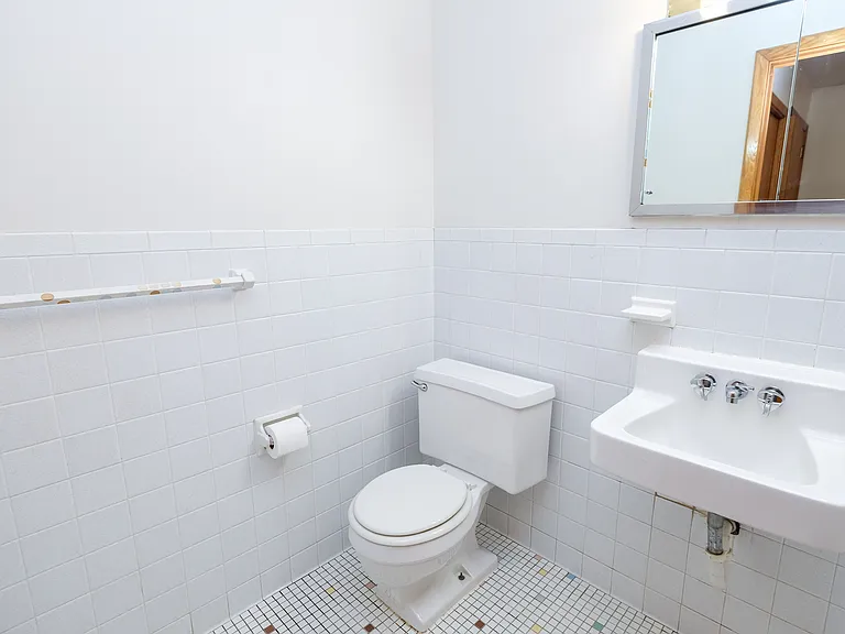 4330 Minnehaha Avenue — Photo 24