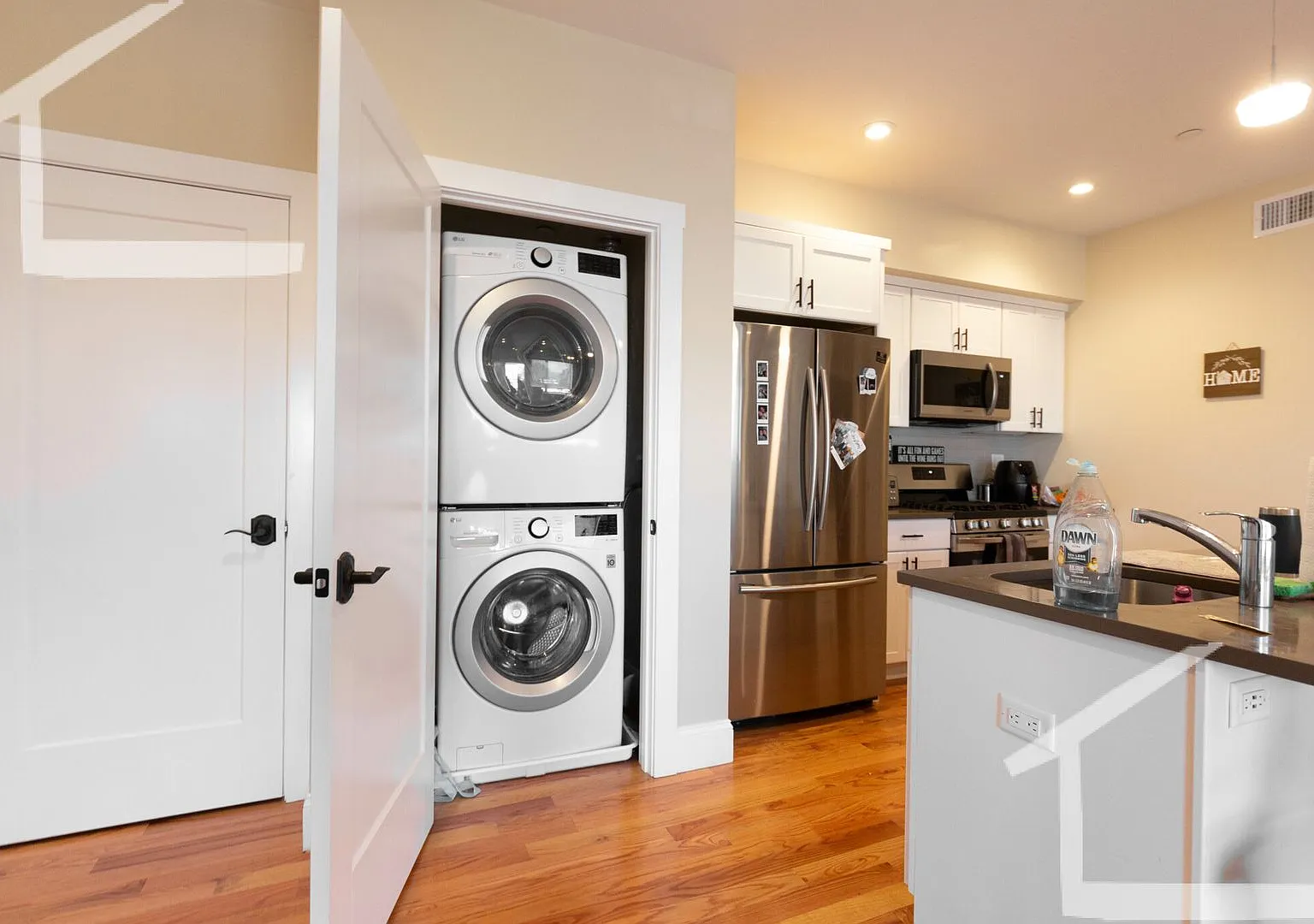 No Fee! Nice, Renovated Brighton 3 Bed/2 Bath For 9/1 — Photo 4