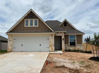 7700 Links Ln, Navasota, TX 77868