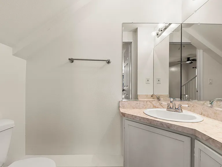 1229 E Carson St #1 — Photo 10
