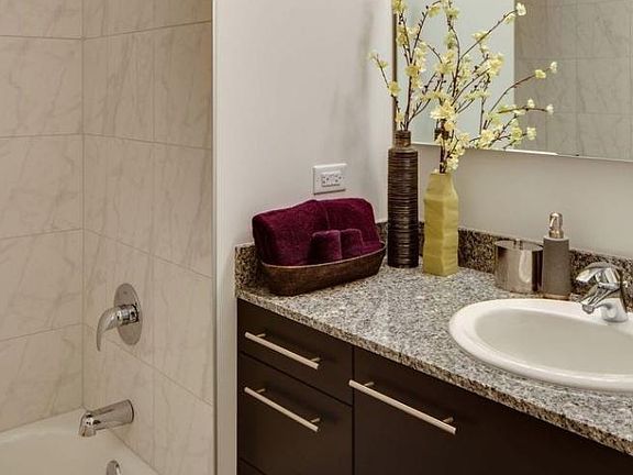 4th image of 1501 N Dayton St #2214