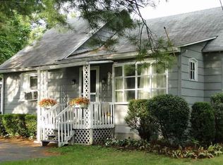 74 State Farm Rd, Voorheesville, NY 12186