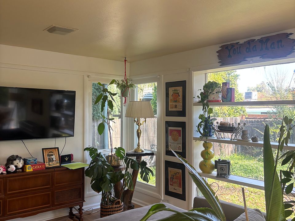1st image of 601 Kindred Ln #B