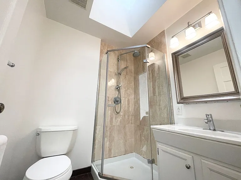 1343 Sacramento St #3 — Photo 24