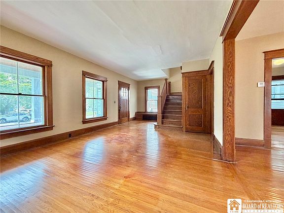6th image of 762 Park Ave