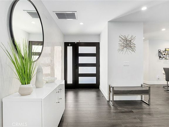 5th image of 8744 Ruffner Ave