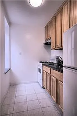 Rented by Kian Realty | media 10