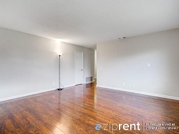 3rd image of 8777 Holly St