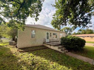 1112 E 3rd St, Mccook, NE 69001