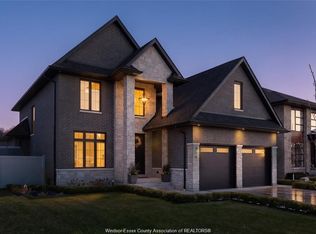 256 Xavier Cir, Lakeshore, ON N8N0J3