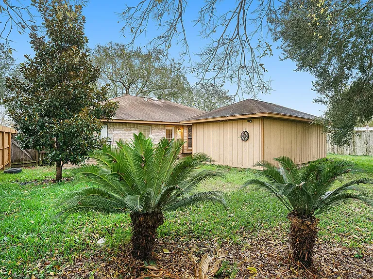 17306 Fife Ln — Photo 24