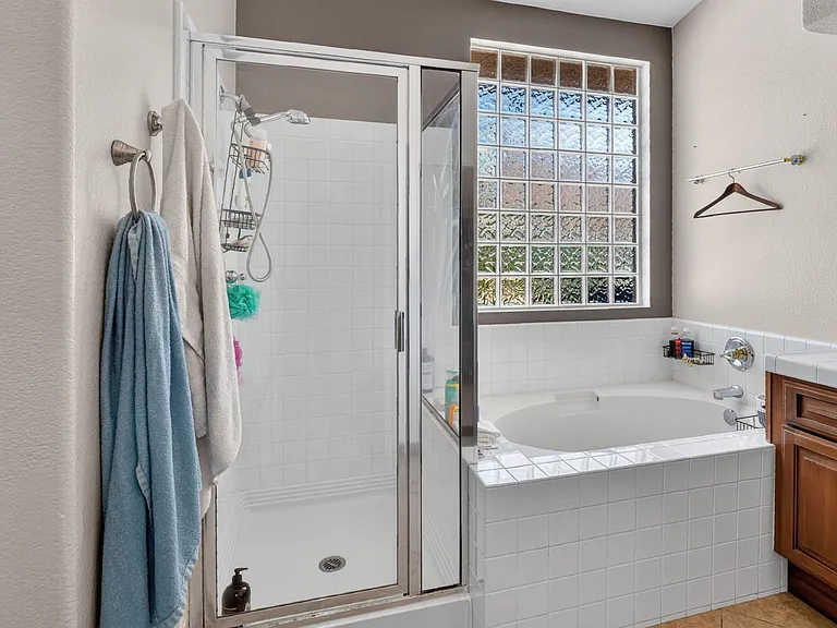 1528 Knoll Park Gln — Photo 19