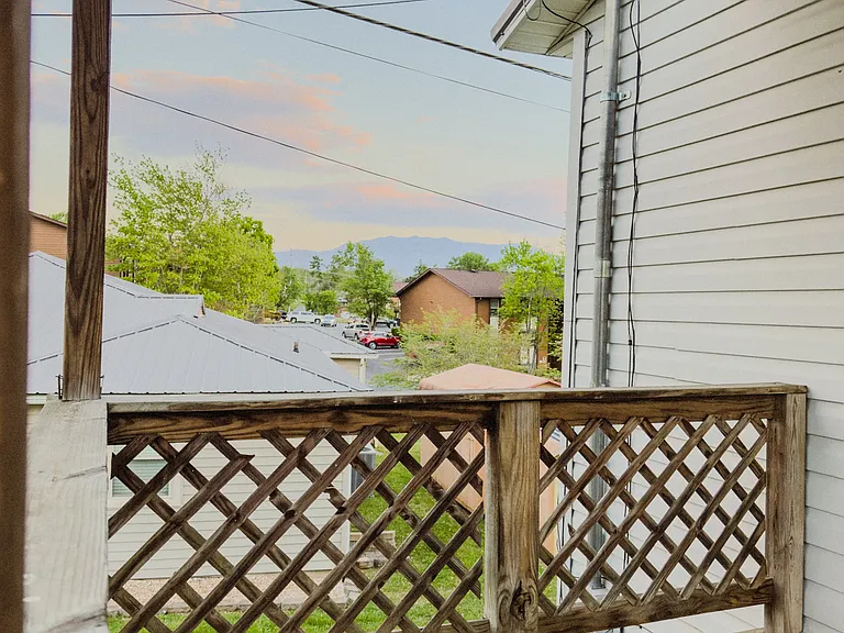 522 Oldham St #B — Photo 11
