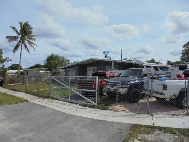1st image of 1500 NE 42nd Ct