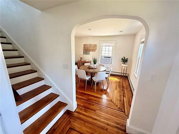4th image of 61 Bliss Rd