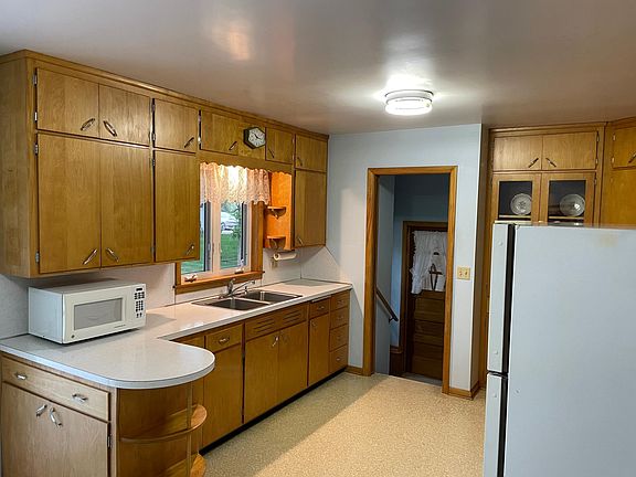 5th image of 309 State St W
