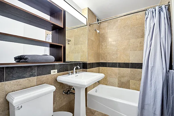 Rented by Bold New York | media 66