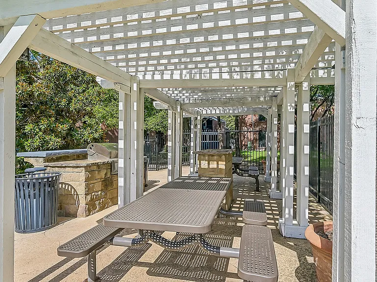 Eastgrove Apartments