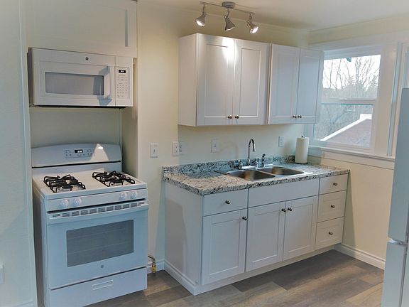 4th image of 487 1/2 Scenic Dr #487-1/2