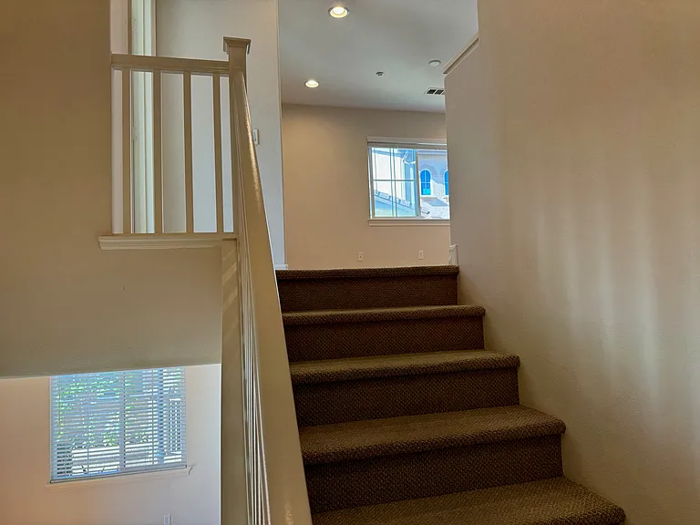 10410 Duxbury Ln #6 — Photo 14