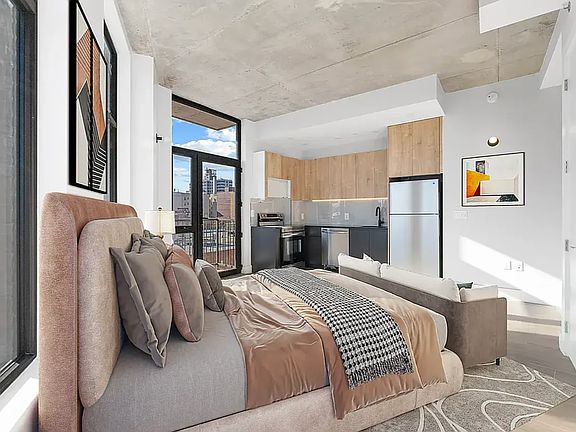 3rd image of 101 Macombs Pl APT 3D