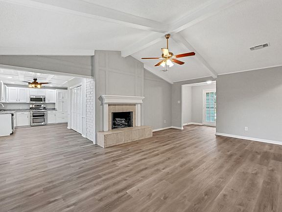 3rd image of 1513 Kings Park Dr