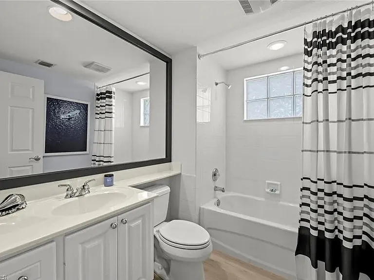 15561 Latitude Dr — Photo 12