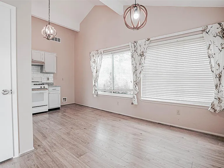1103 W Brompton Dr — Photo 11