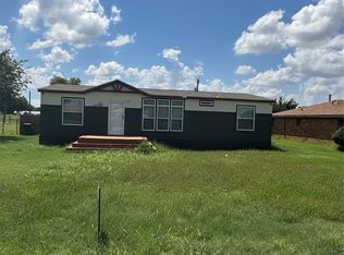 1105 W 13th St, Quanah, TX 79252