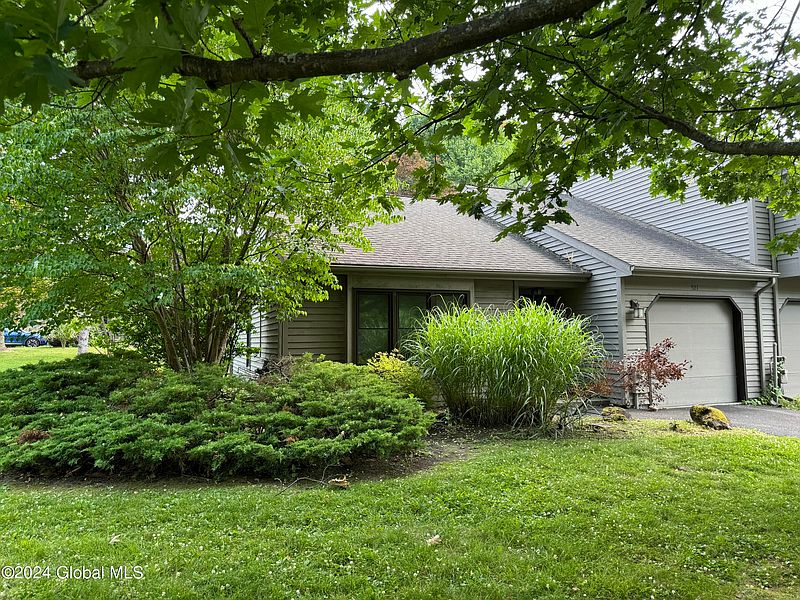 2nd image of 521 Townwood Drive
