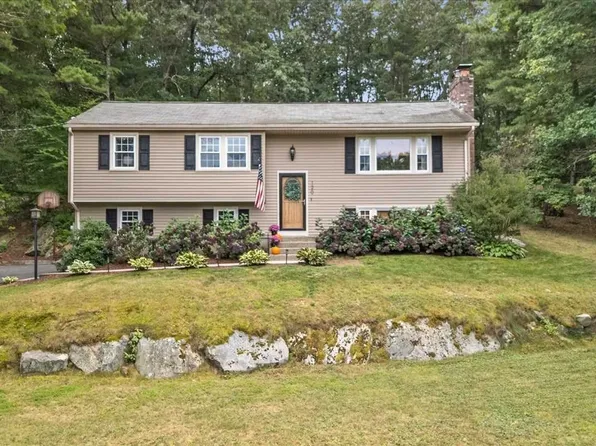 120 Ivy Ln, Northbridge, MA 01534