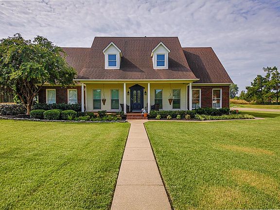 2nd image of 252 Rivertrace Dr