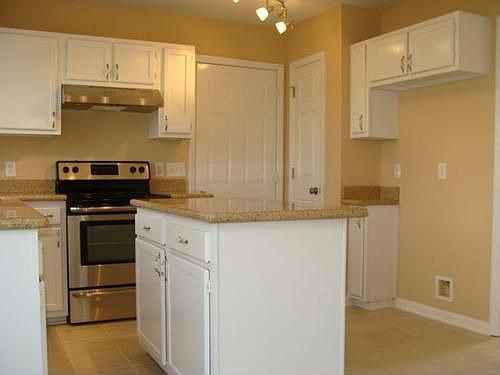 4th image of 10 Brentlen Way
