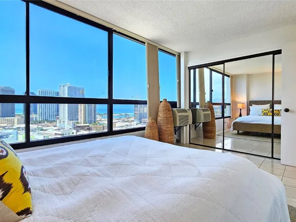 876 Curtis St APT 2501, Honolulu, HI 96813