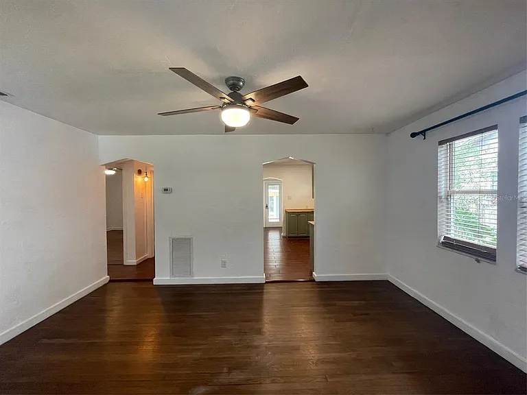 4221 Burlington Ave N — Photo 14