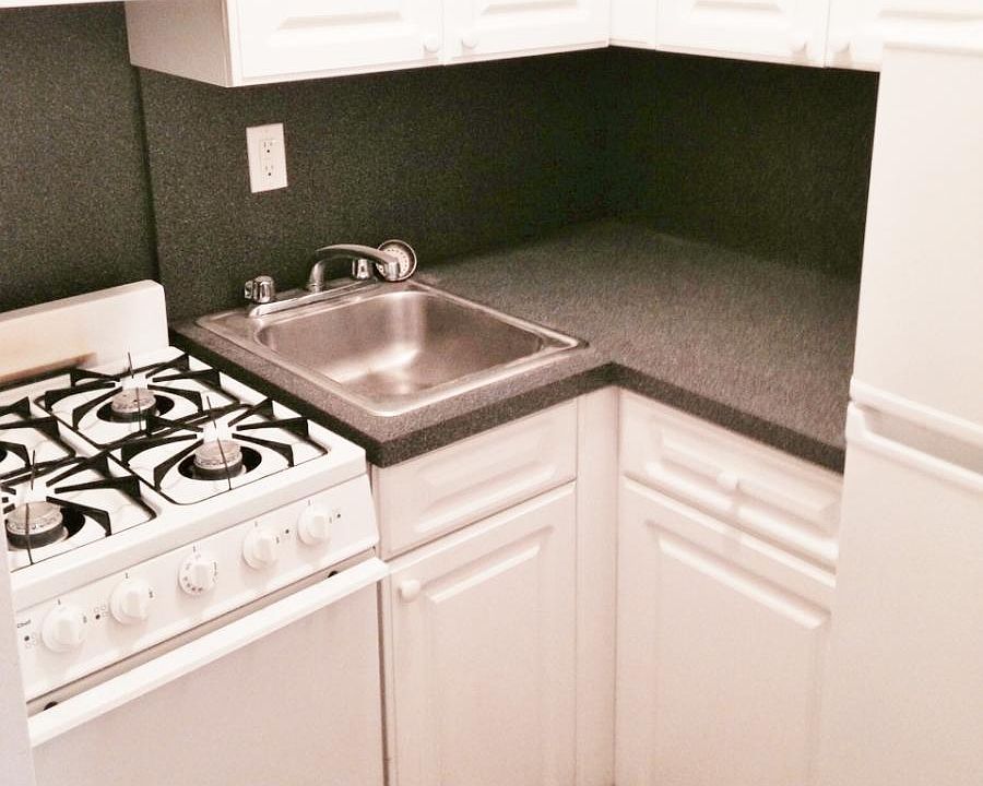 2nd image of 431 W 48th St