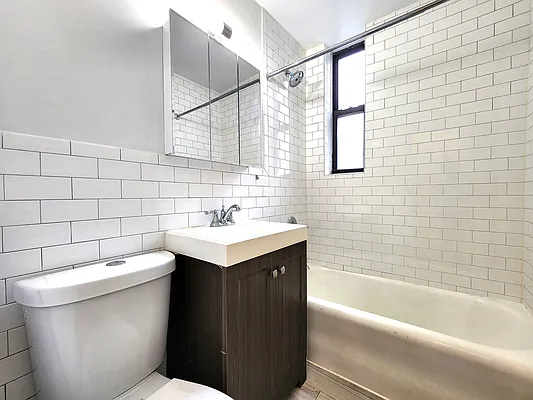Rented by Made In NY Realty | media 19