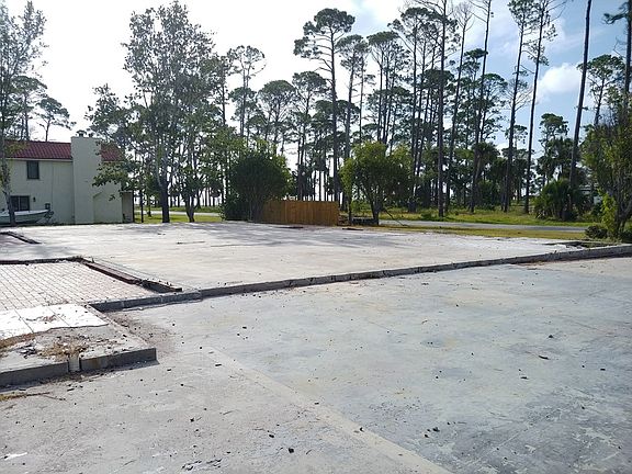 3rd image of 204 Gautier Memorial Ln