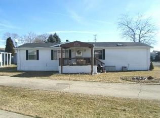 399 Buckboard Dr, Wheeling, IL 60090