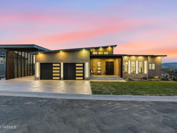 1107 Heritage Hills Ln, Selah, WA 98942