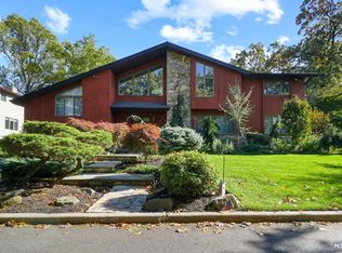 31 Summit St, Englewood Cliffs, NJ 07632