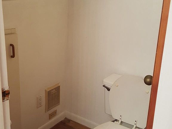 1/2 bath
