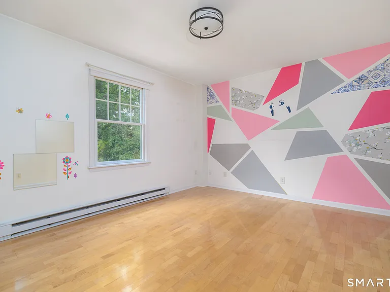 39 Kenilworth Dr W — Photo 16