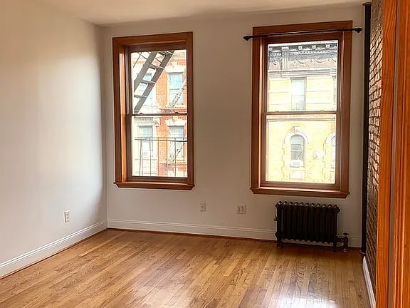 4th image of 114 E 7th St APT 17