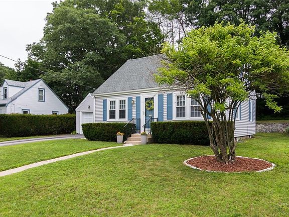 3rd image of 22 Woodland Dr
