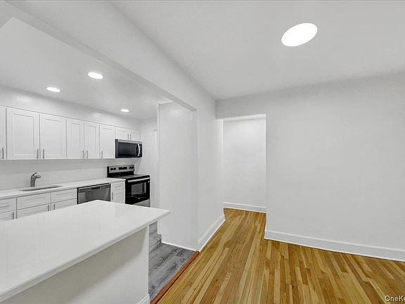 5th image of 3840 Greystone Avenue #3I